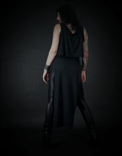 Load image into Gallery viewer, Cropped Loose Tank