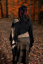 Load image into Gallery viewer, Batwing Poncho Capelet