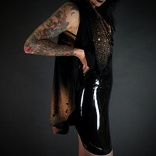 Load image into Gallery viewer, Mushroom Print Reversable Flowing Vest Black Sleeveless
